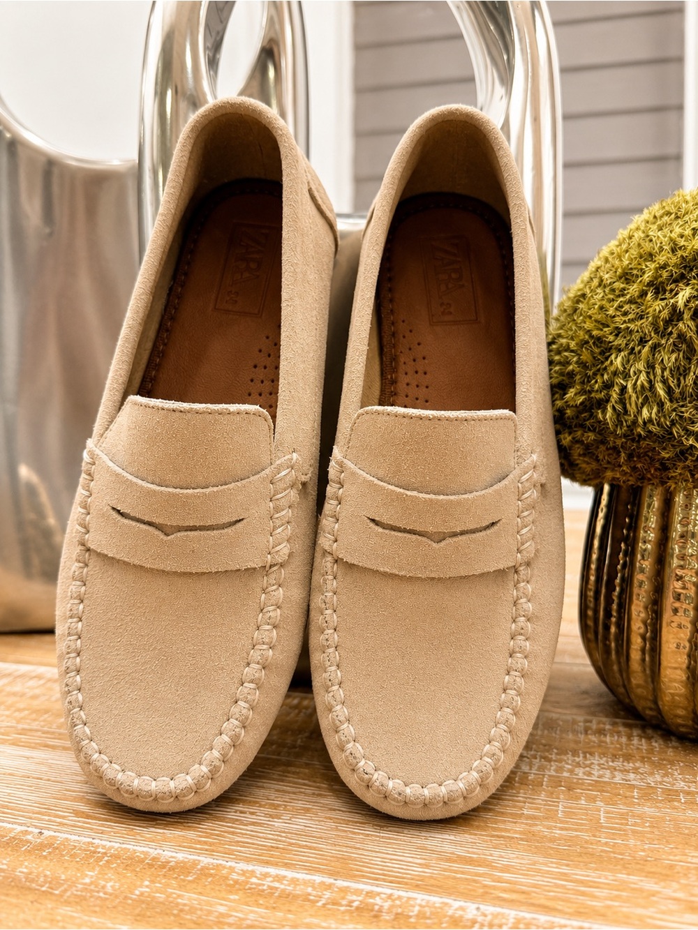 ZARA Big Kids Beige Suede Comfort Loafer Slip On Shoes AU Size 3.5 US Size 4